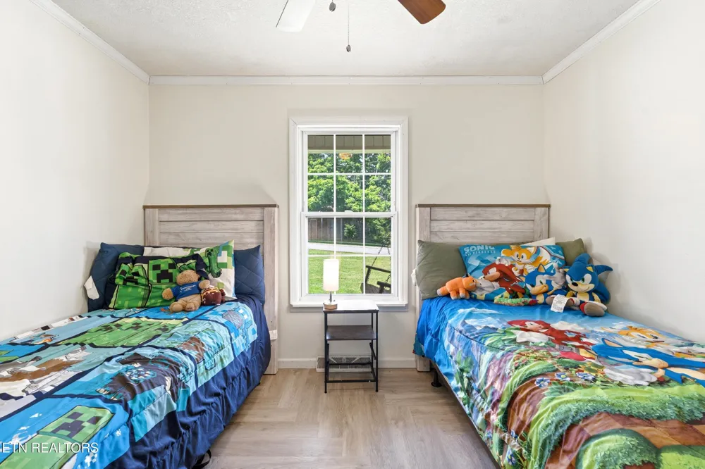 300 Lindner Lane Lenoir City, TN 37772