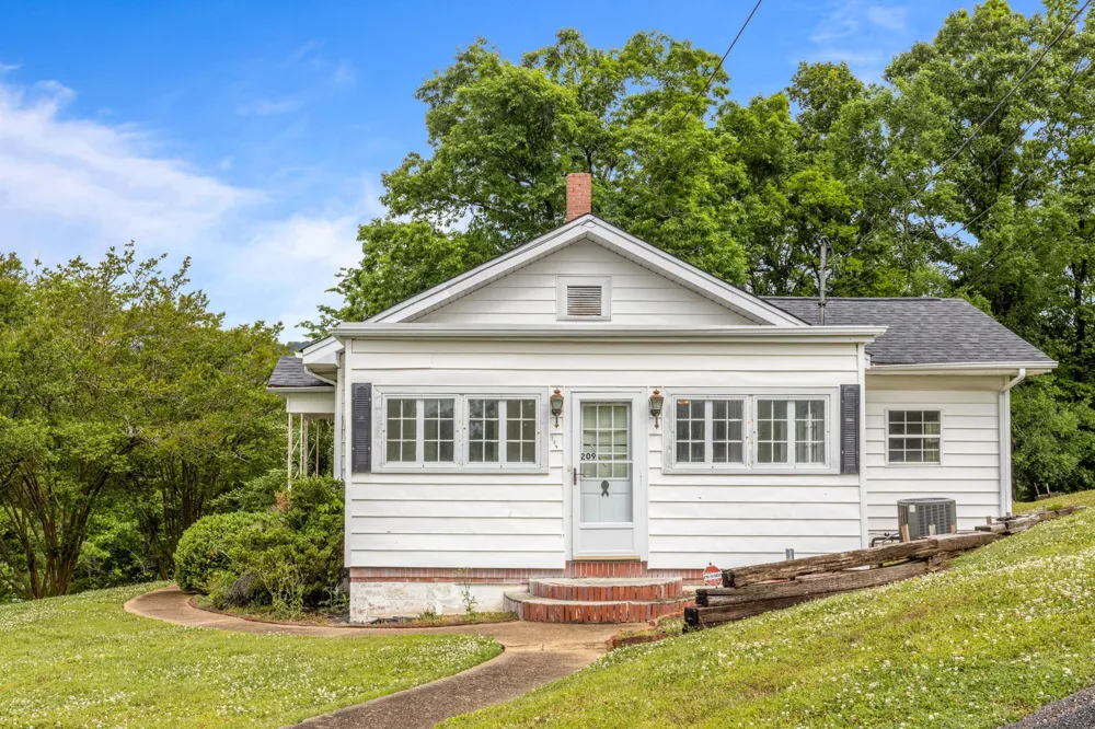209 Browntown Road Chattanooga, TN 37415