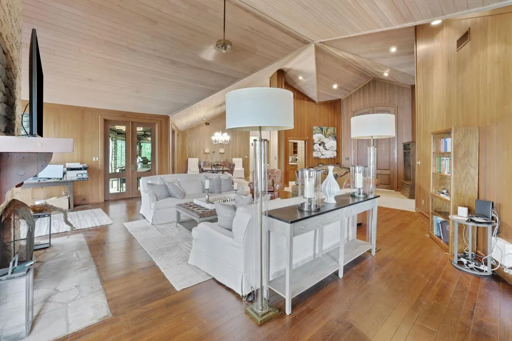 425 Old Fm 224 Coldspring, TX 77331