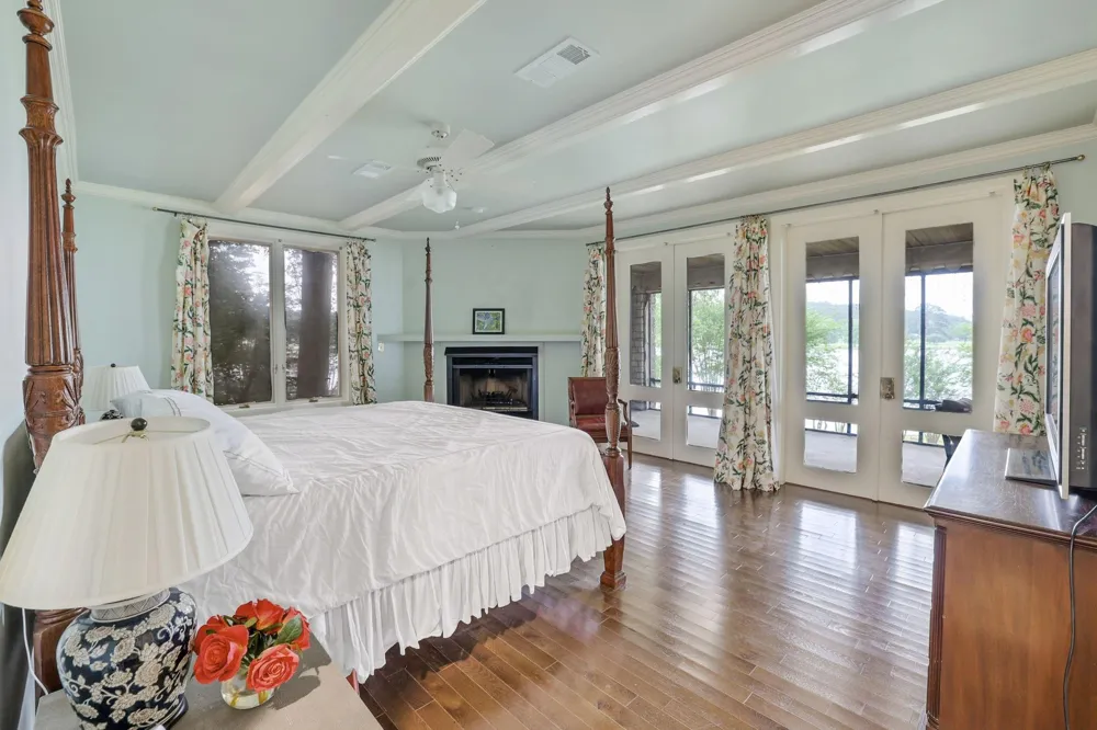 425 Old Fm 224 Coldspring, TX 77331
