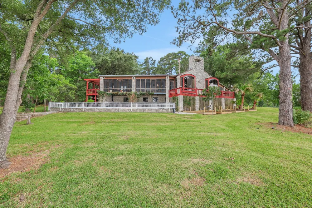 425 Old Fm 224 Coldspring, TX 77331