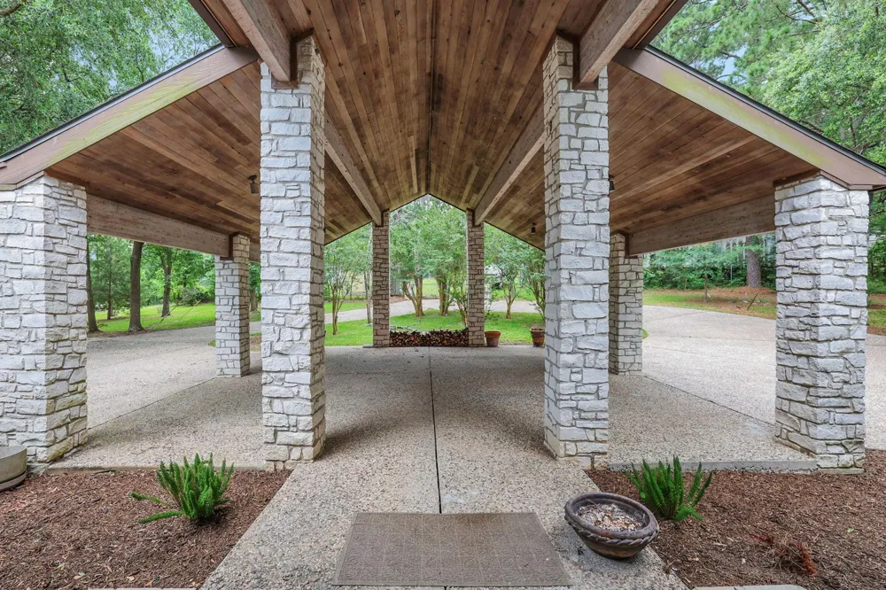 425 Old Fm 224 Coldspring, TX 77331