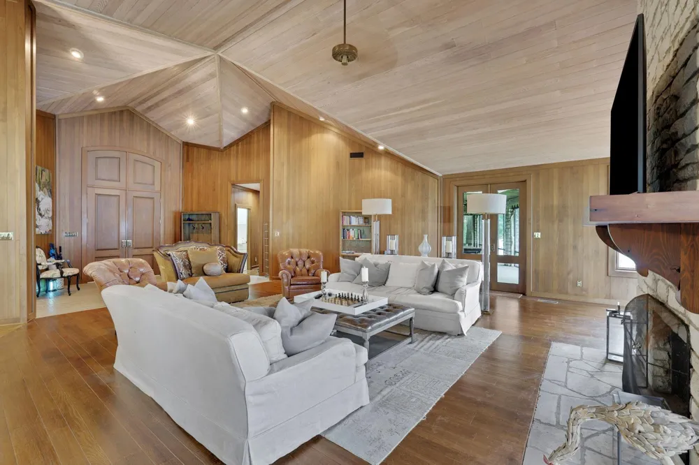 425 Old Fm 224 Coldspring, TX 77331
