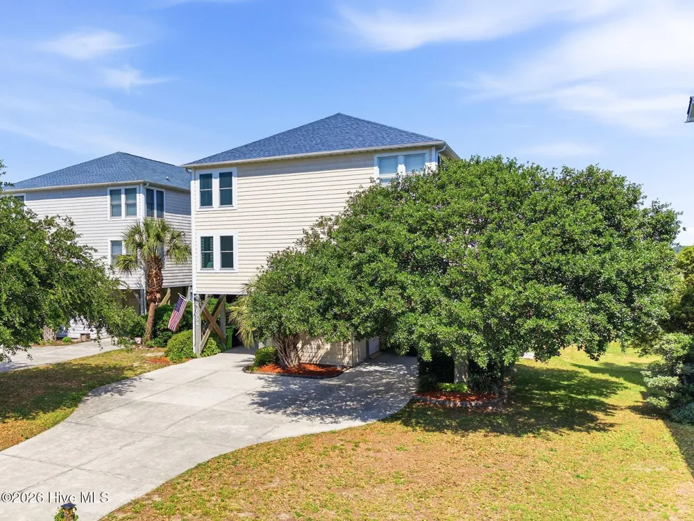 105 A Bay Drive Surf City, NC 28445