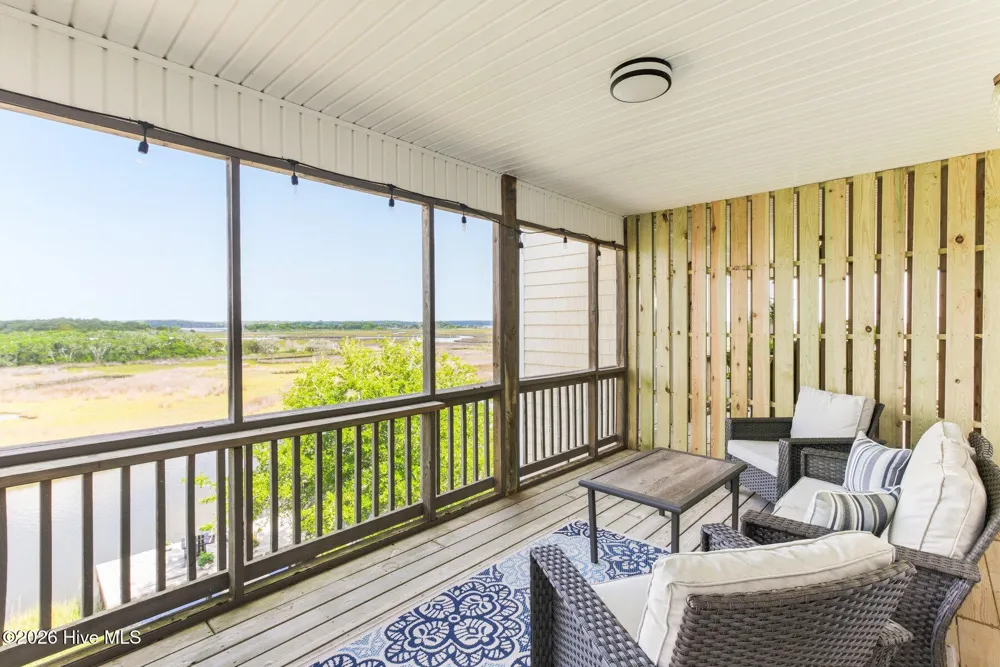 105 A Bay Drive Surf City, NC 28445