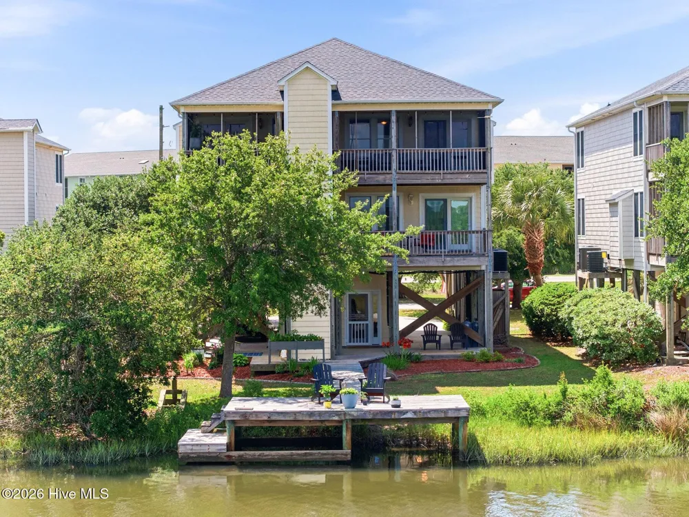 105 A Bay Drive Surf City, NC 28445