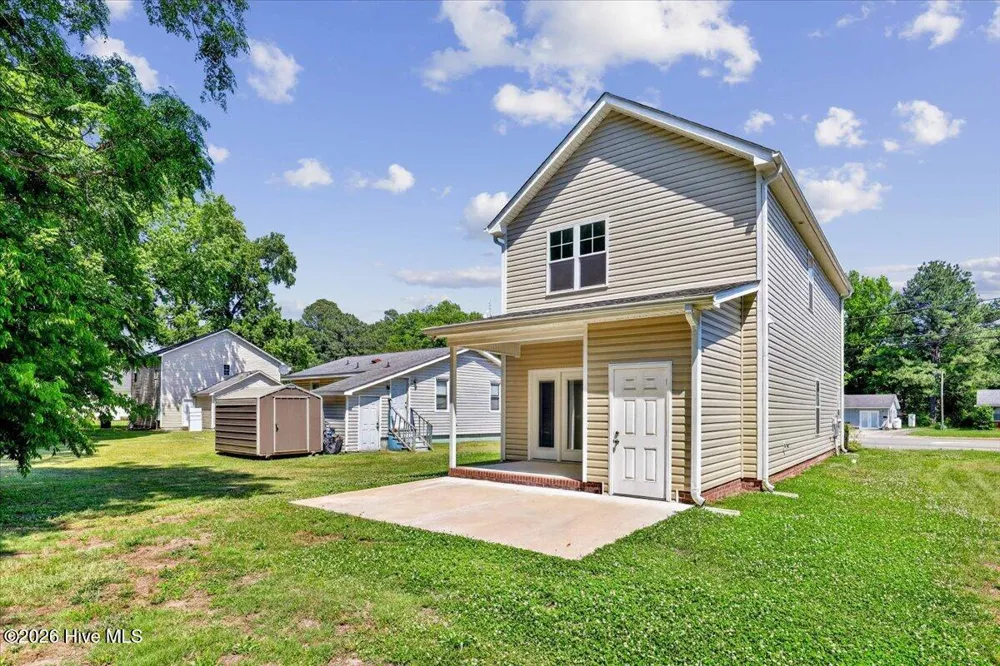 706 S Pollock Street Selma, NC 27576