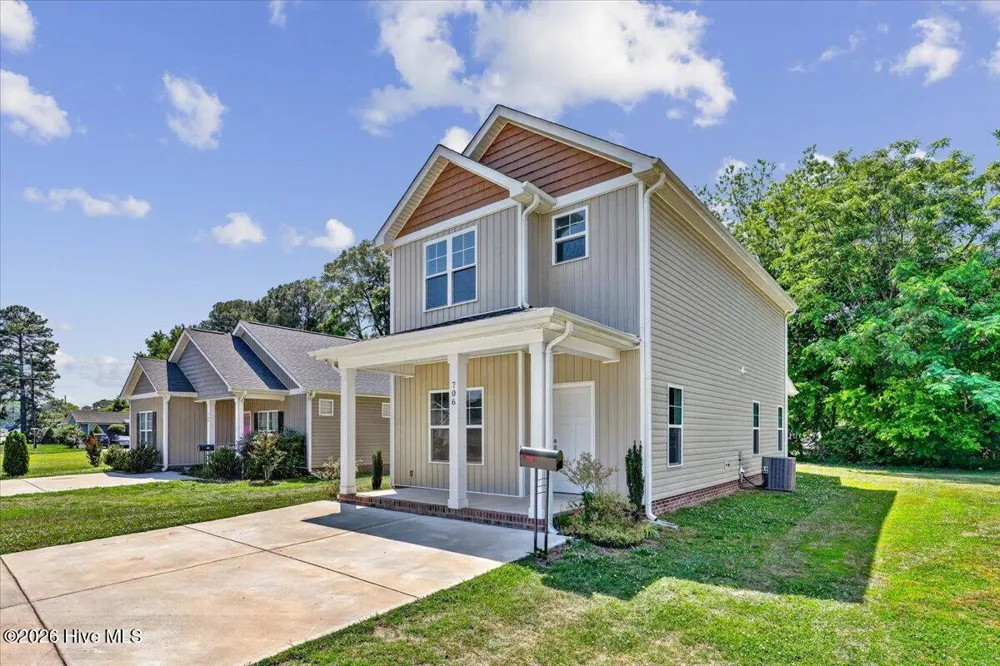 706 S Pollock Street Selma, NC 27576
