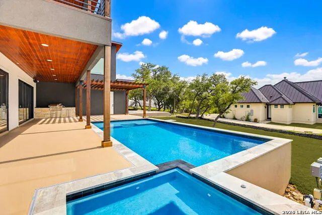 10009 BASILONE RDG San Antonio, TX 78255