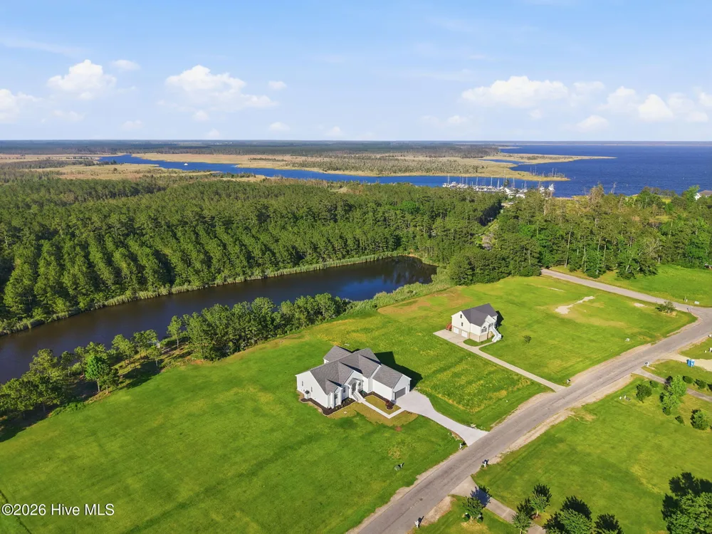 117 E Dowry Creek Belhaven, NC 27810