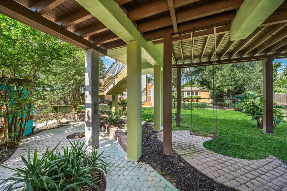 614 Pine Gully Road Seabrook, TX 77586