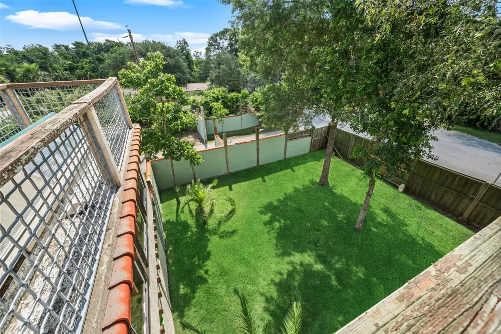 614 Pine Gully Road Seabrook, TX 77586