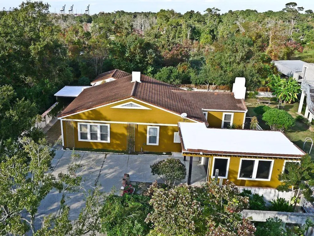 614 Pine Gully Road Seabrook, TX 77586