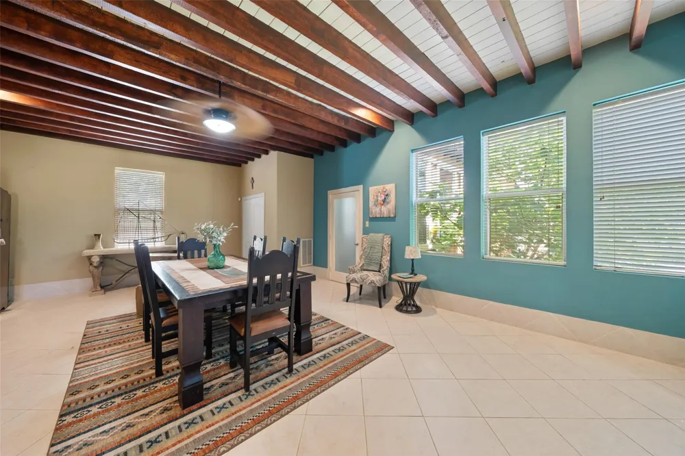 614 Pine Gully Road Seabrook, TX 77586