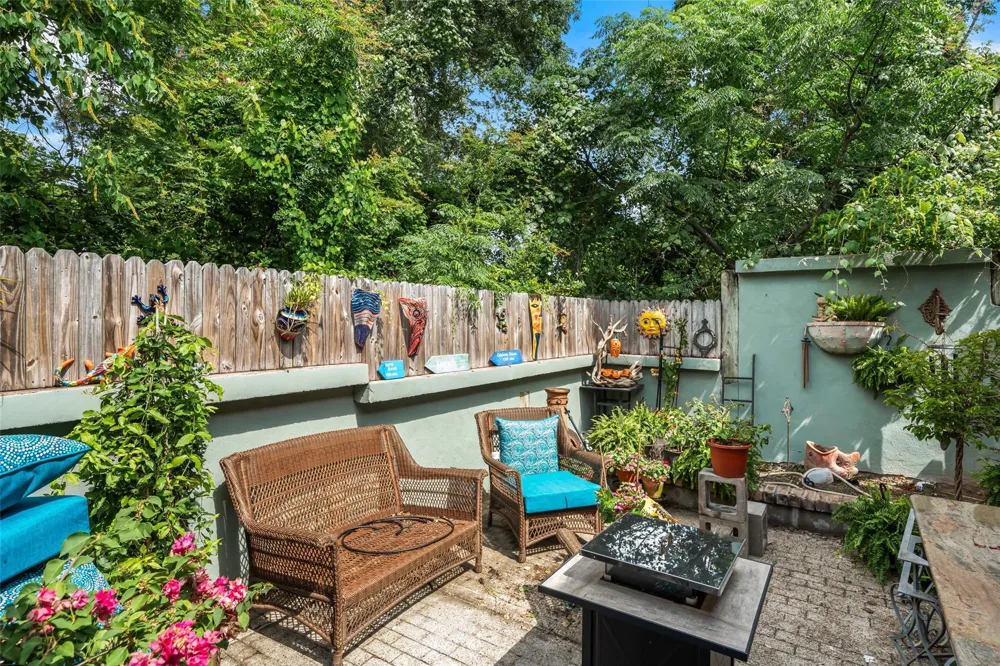 614 Pine Gully Road Seabrook, TX 77586