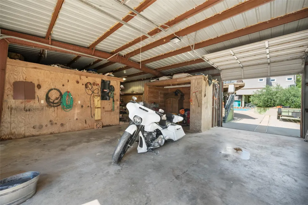 614 Pine Gully Road Seabrook, TX 77586