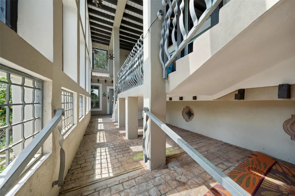 614 Pine Gully Road Seabrook, TX 77586