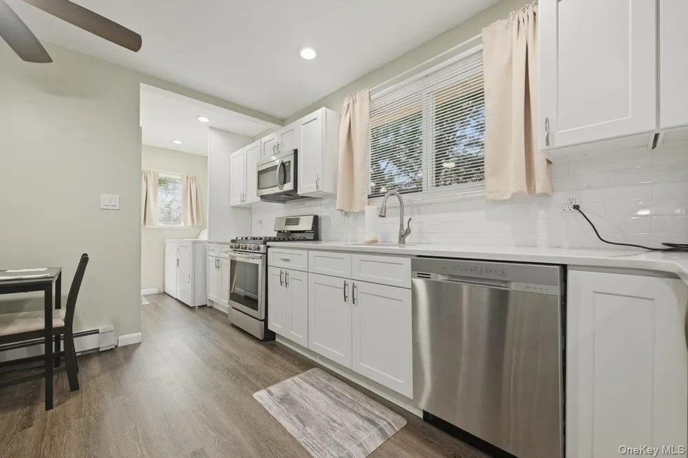 707 5th Street S Lindenhurst, NY 11757