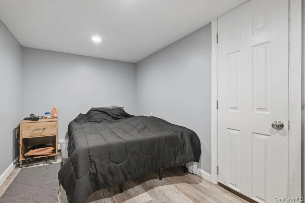 707 5th Street S Lindenhurst, NY 11757