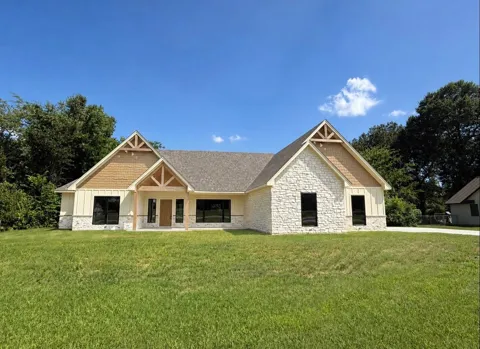5040 Farm Road 195