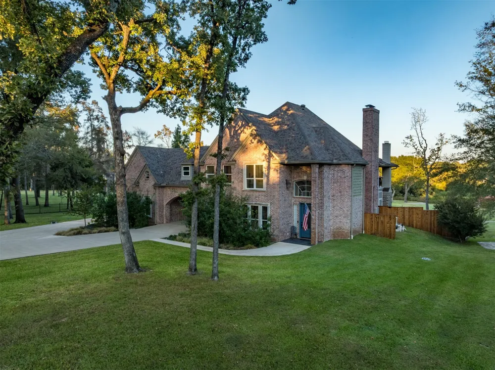2001 Rose Pointe Athens, TX 75752