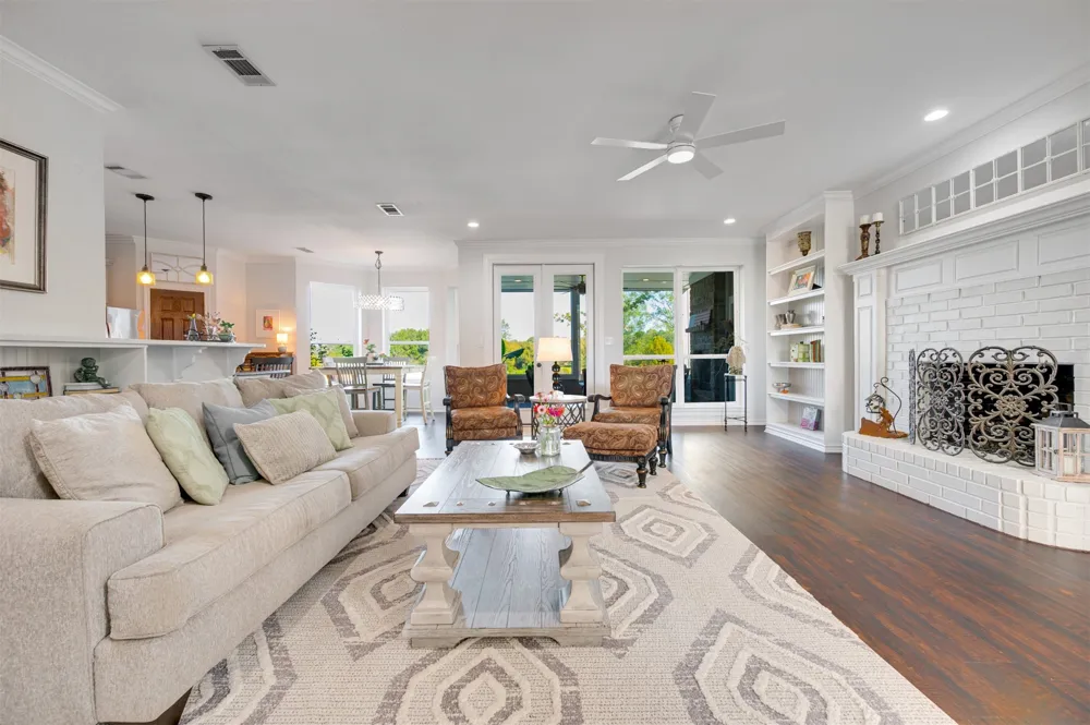 2001 Rose Pointe Athens, TX 75752
