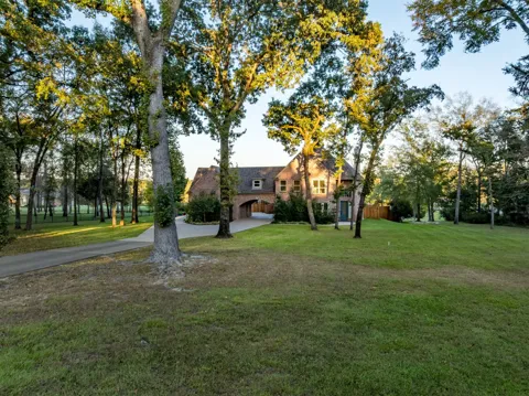 2001 Rose Pointe