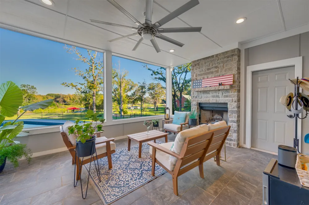 2001 Rose Pointe Athens, TX 75752