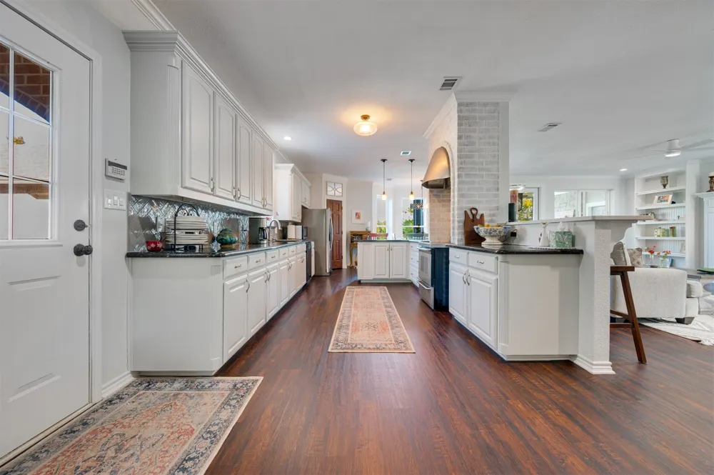 2001 Rose Pointe Athens, TX 75752