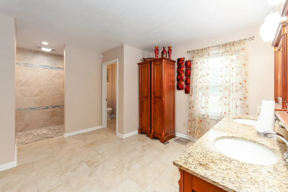 812 Pipkin Rd Jackson, TN 38305