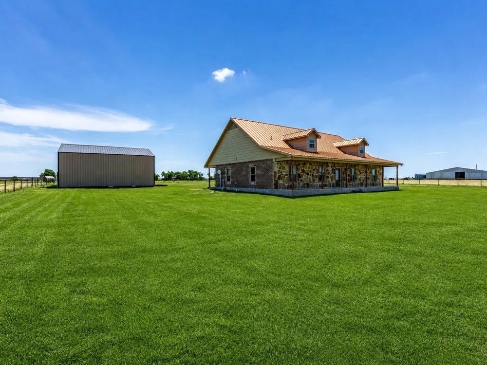 1872 County Road 329 Gainesville, TX 76240