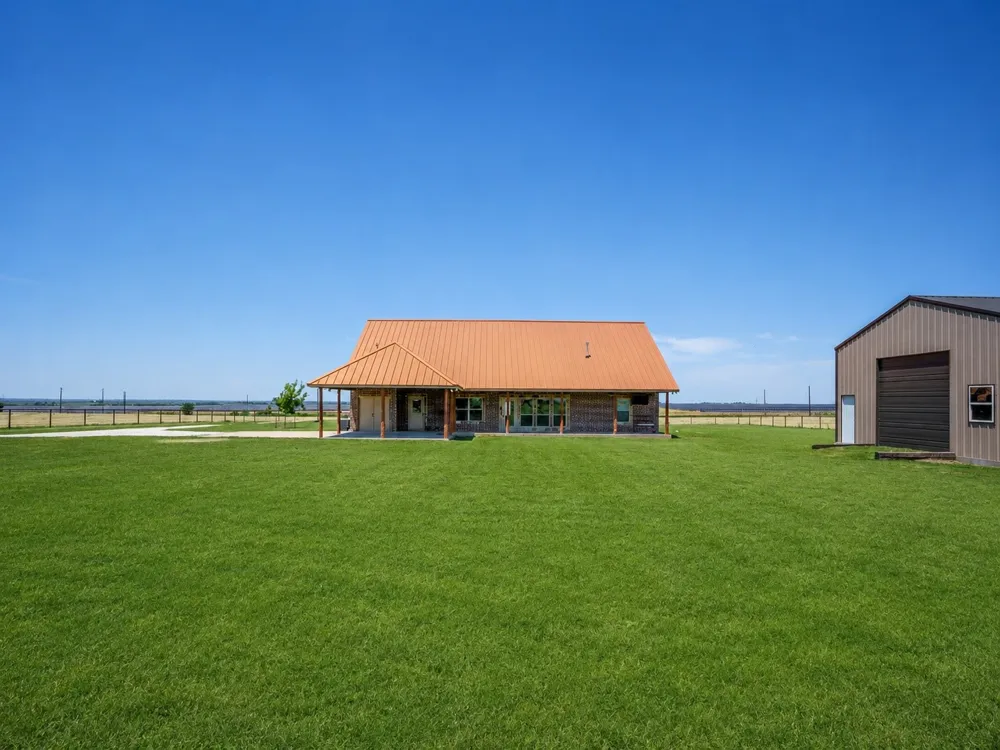 1872 County Road 329 Gainesville, TX 76240
