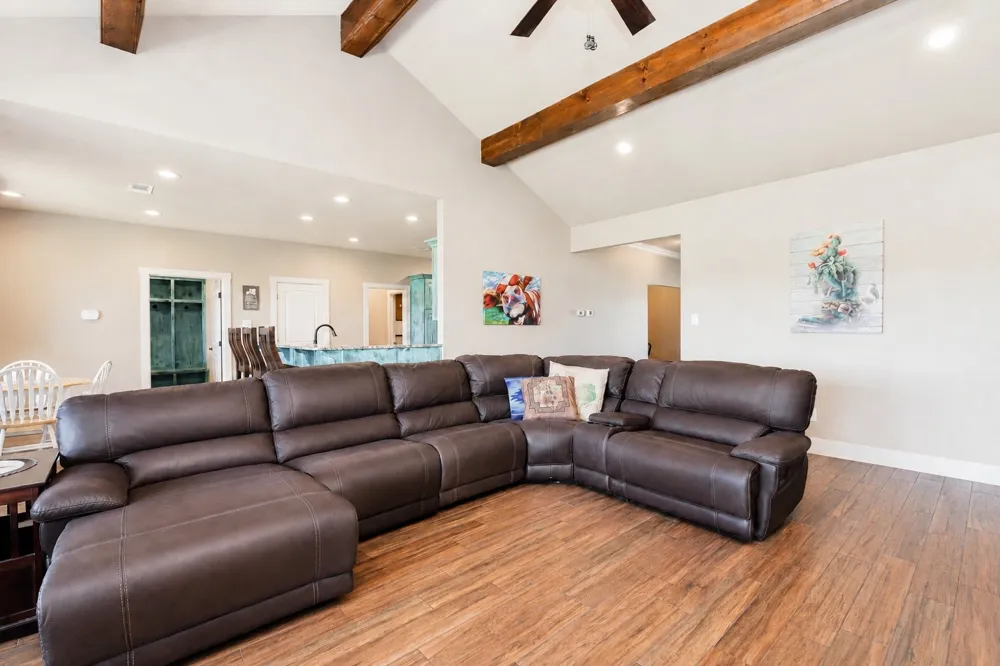 1872 County Road 329 Gainesville, TX 76240