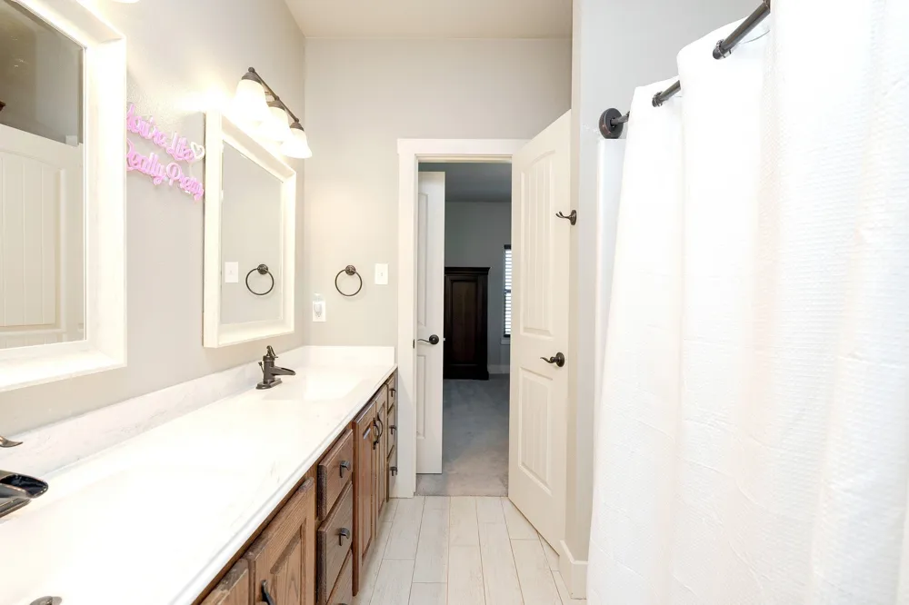 1872 County Road 329 Gainesville, TX 76240