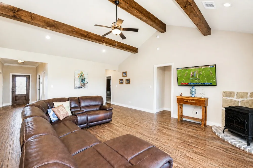 1872 County Road 329 Gainesville, TX 76240