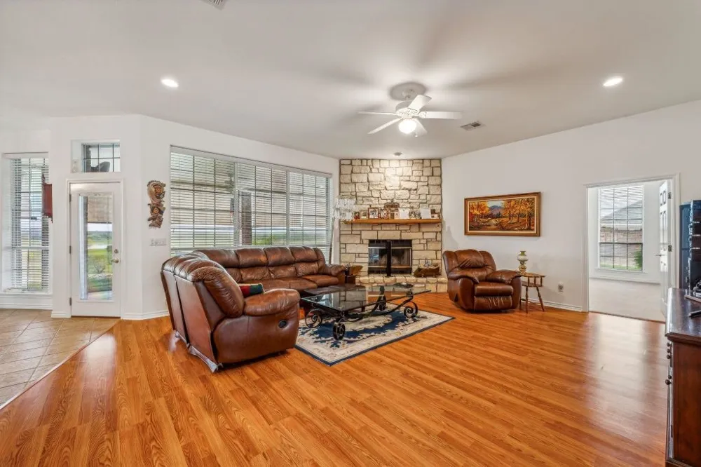 641 Comanche Lake Road Comanche, TX 76442