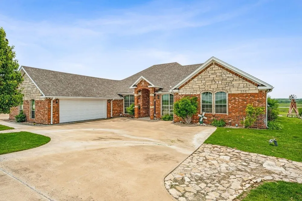 641 Comanche Lake Road Comanche, TX 76442