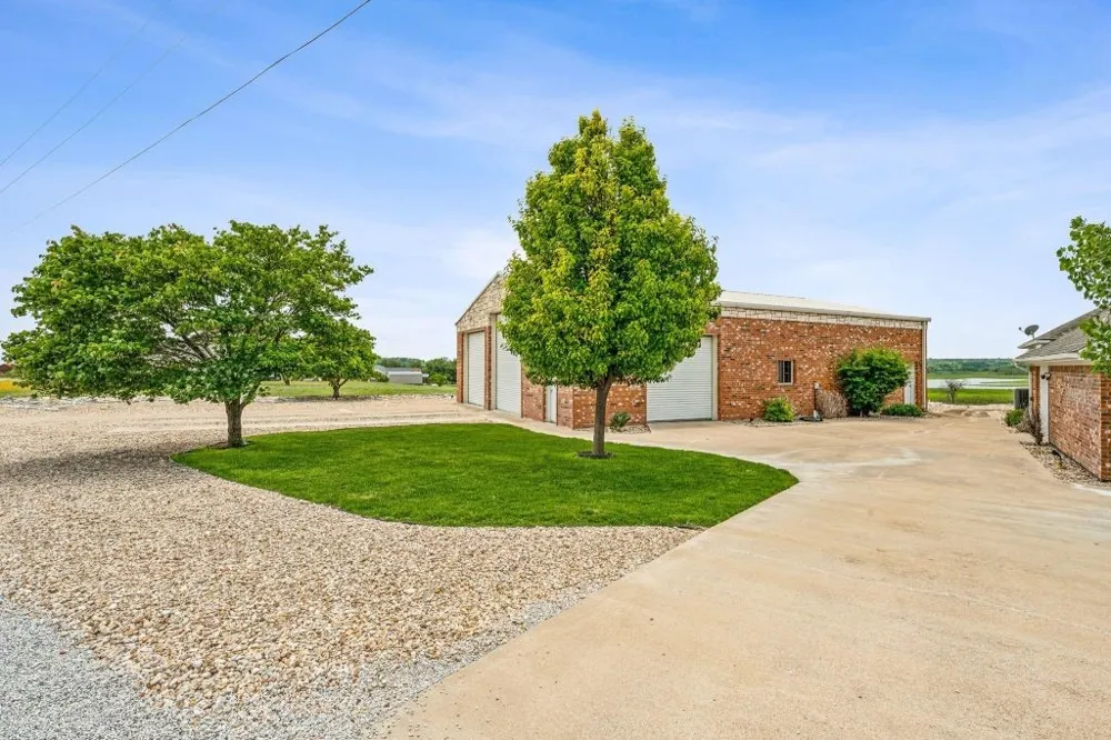 641 Comanche Lake Road Comanche, TX 76442