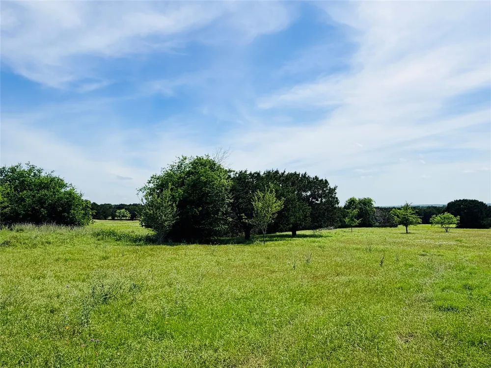 372 County Road 340 McGregor, TX 76657