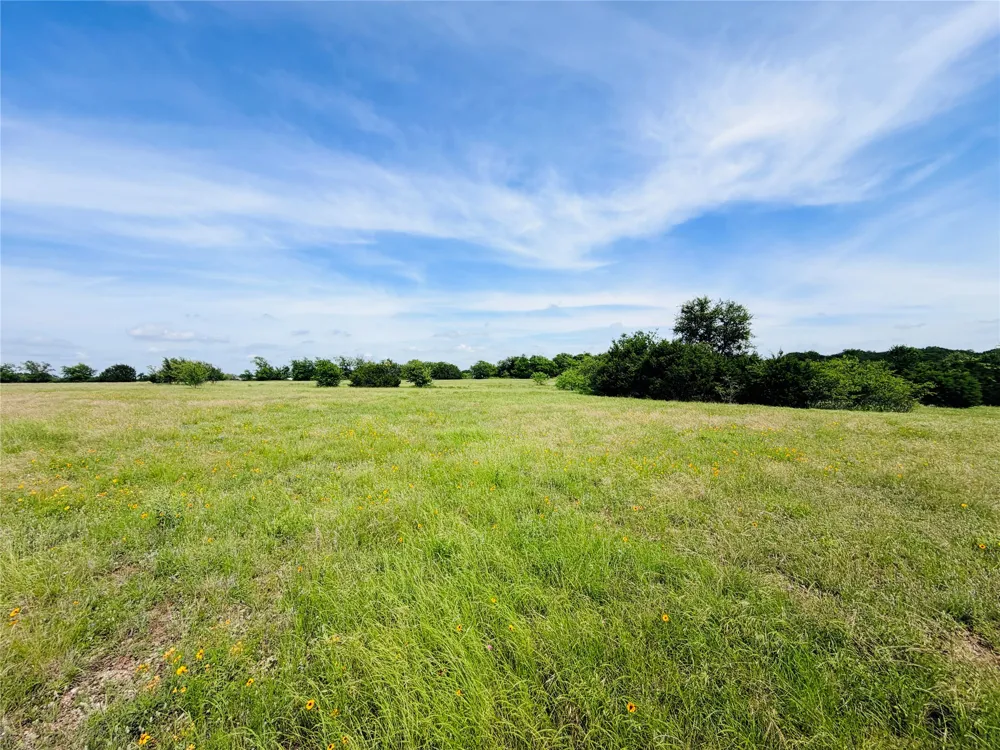 372 County Road 340 McGregor, TX 76657
