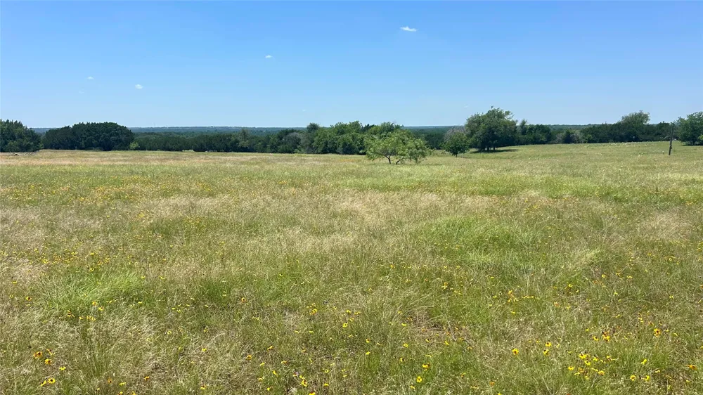 372 County Road 340 McGregor, TX 76657