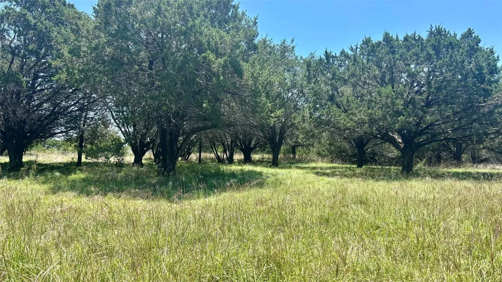 372 County Road 340 McGregor, TX 76657