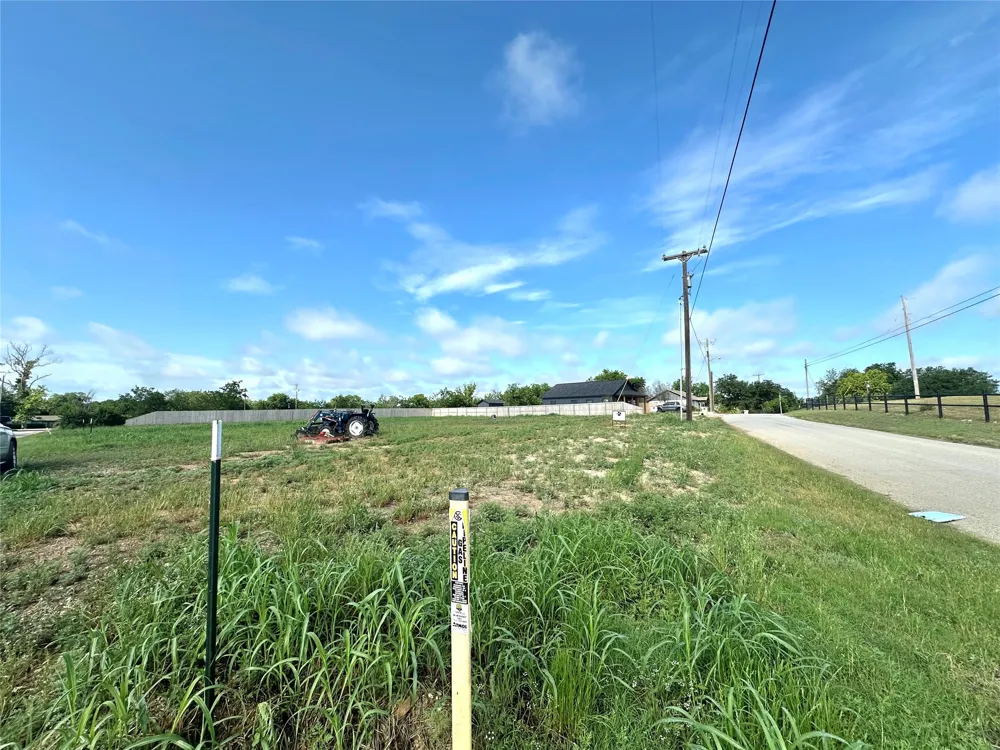 711 Johnson Street Comanche, TX 76442