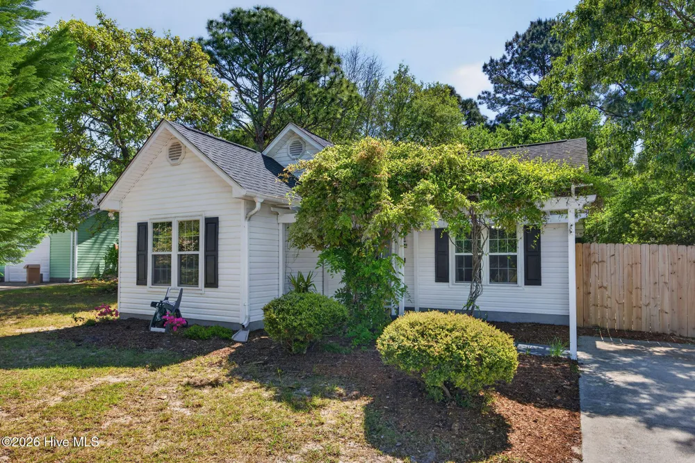 315 Tangle Oaks Court SE Leland, NC 28451
