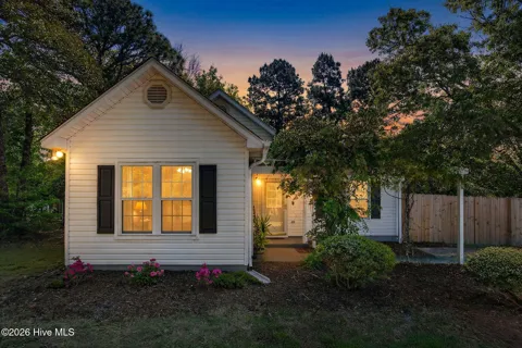 315 Tangle Oaks Court SE
