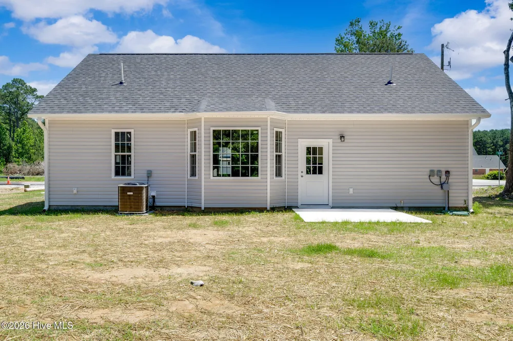 109 Doris Lane Teachey, NC 28464
