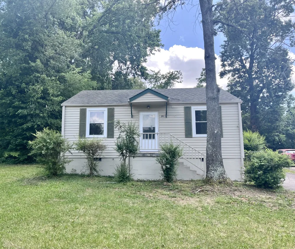 24 Maple St Clarksville, TN 37042
