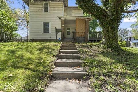 1549 Thornburg Street