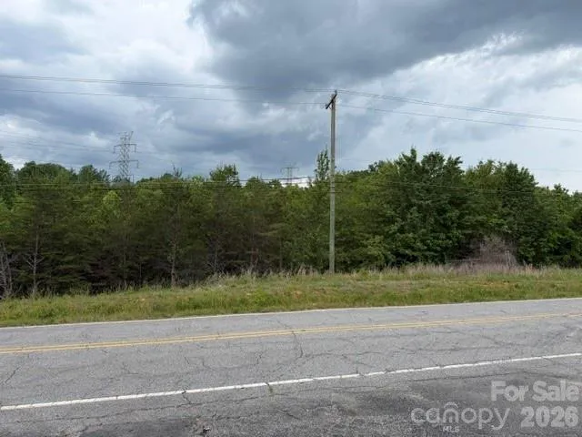2049 Old Shelby Road Hickory, NC 28602