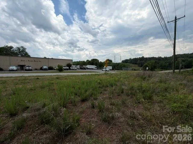2049 Old Shelby Road Hickory, NC 28602